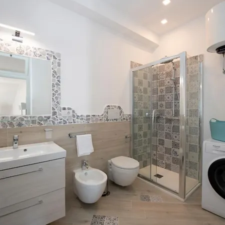 Venere House -balcony & Seaview Apartmán