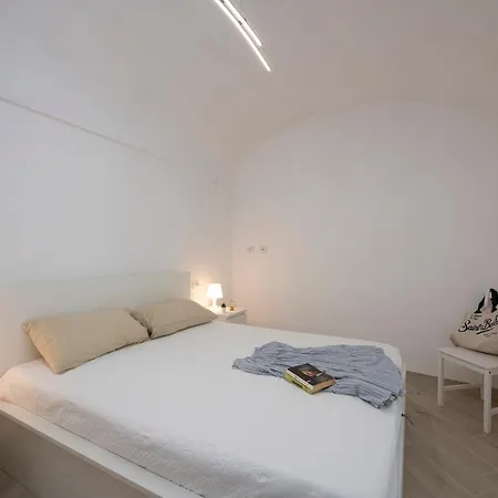 Venere House -balcony & Seaview Apartmán *