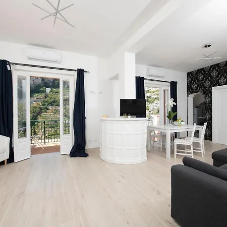 Venere House -balcony & Seaview Apartmán